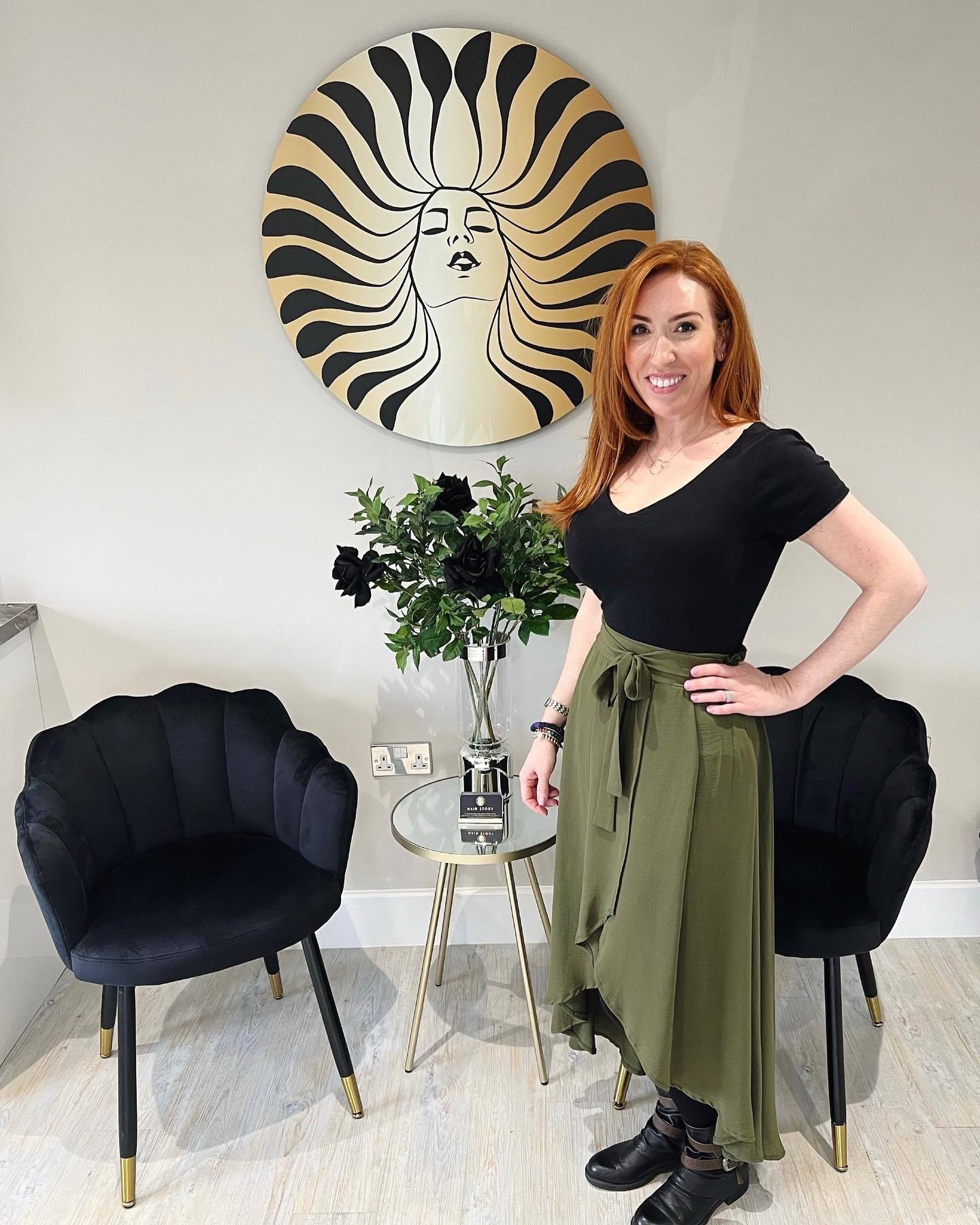 Jacqueline lleva casi 30 años en la industria del cabello y la belleza.