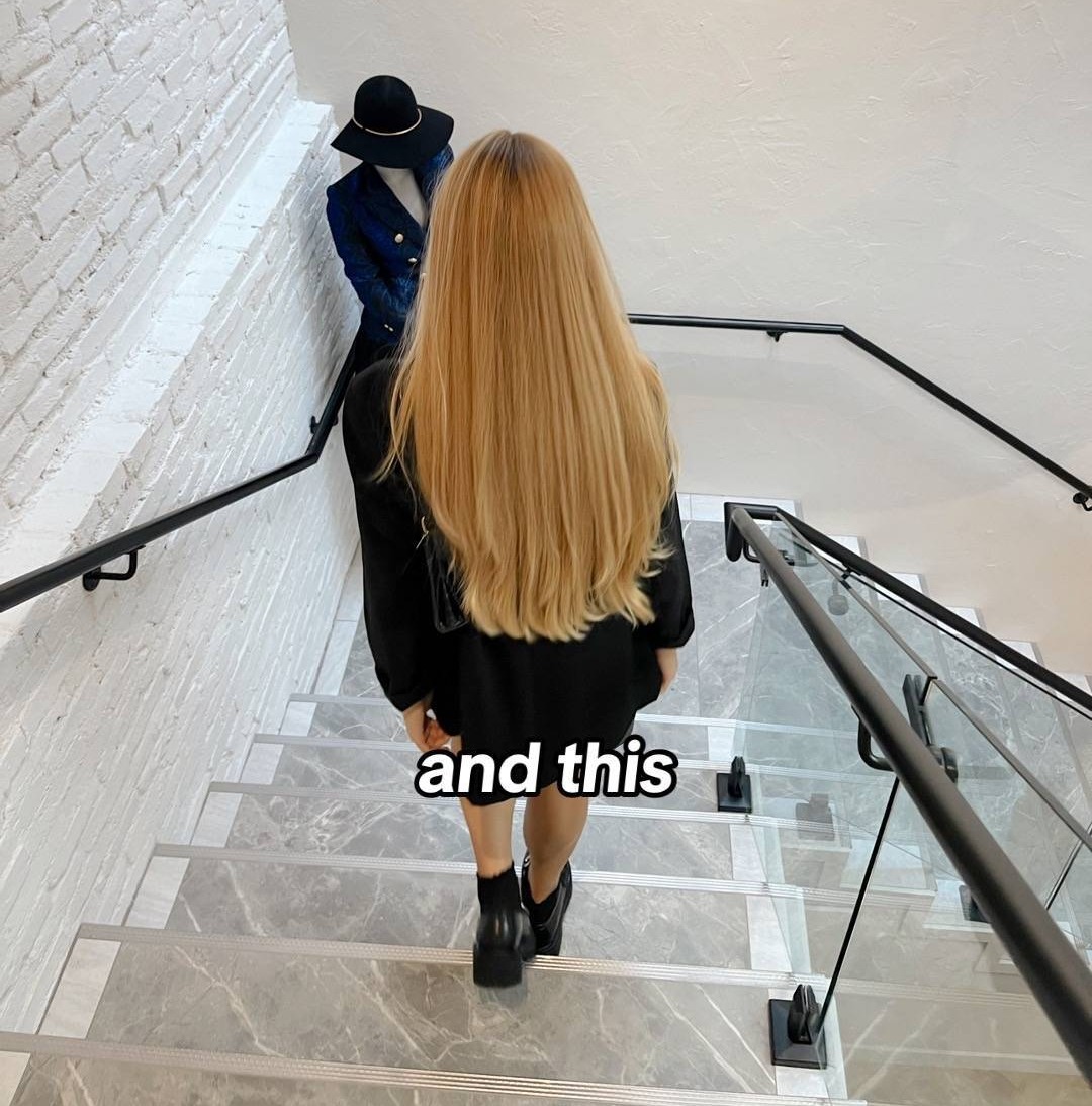 Ajustó algunos de sus hábitos diarios para darle vida a su cabello.