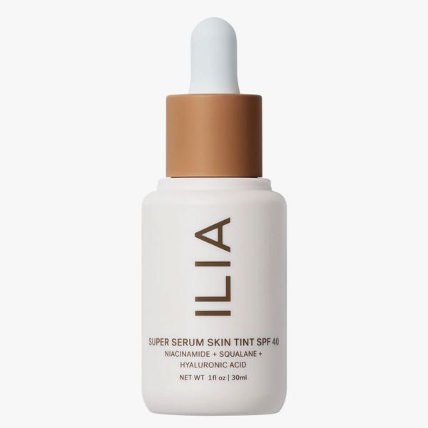 Ilia Super Serum Tinte para la piel SPF 40