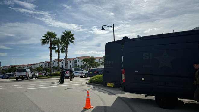 Escuadrón LCSO Bombad en la Universidad de la Universidad