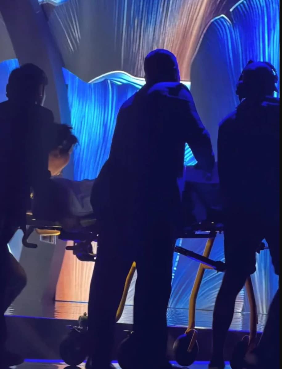 Rocha no ayudó a Gabrielle después del accidente, pero vigiló de cerca su estado y permaneció a su lado en el hospital.