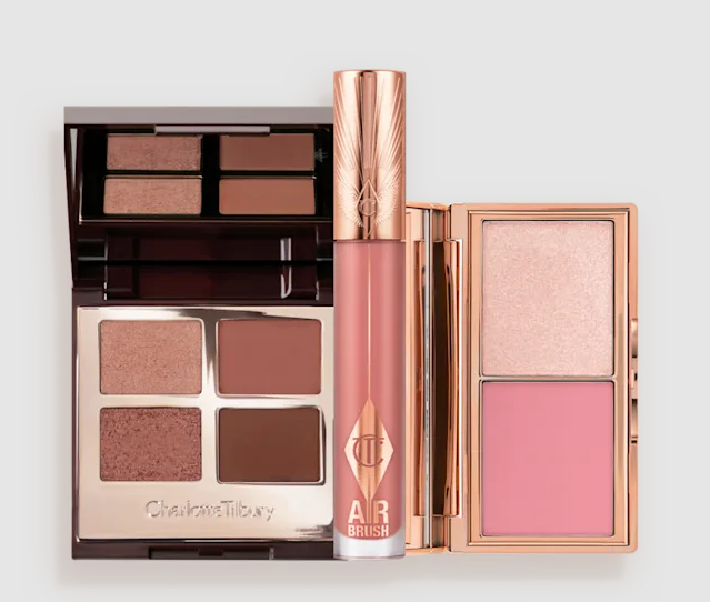 Charlotte Tilbury Make-up Trio que incluye una paleta de sombras de ojos, un lápiz labial y una paleta.
