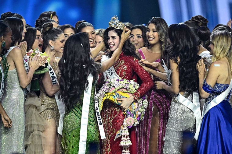 Topshot-Tailandia-Miss-Universo-Página