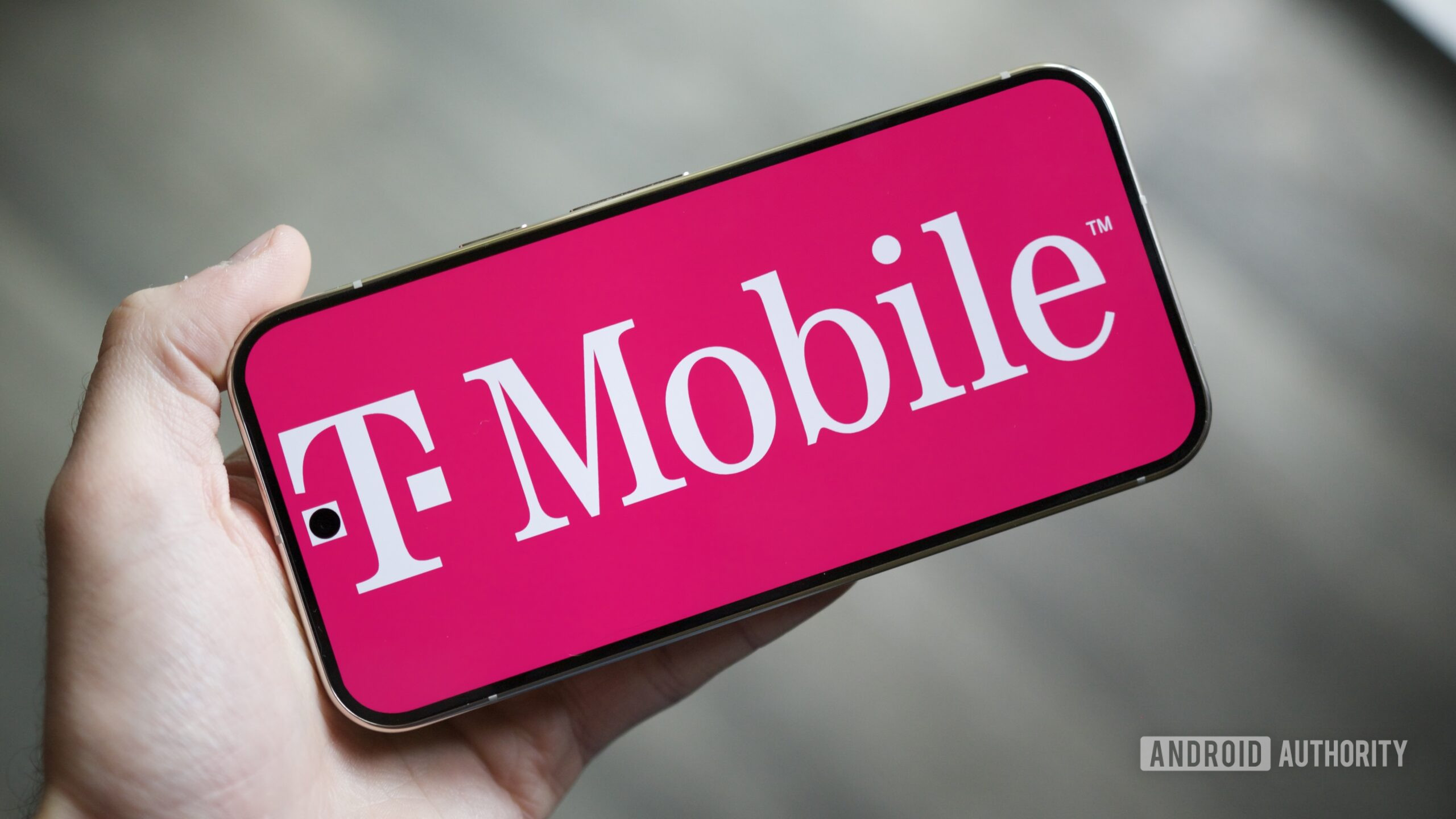 La marca T-Mobile apareció en el teléfono Google Play.