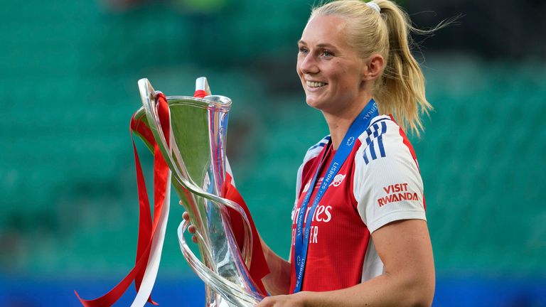 Stina Blackstenius anotó el gol de la victoria cuando el Arsenal venció al Barcelona 1-0 en la final de la Liga de Campeones de la temporada pasada.